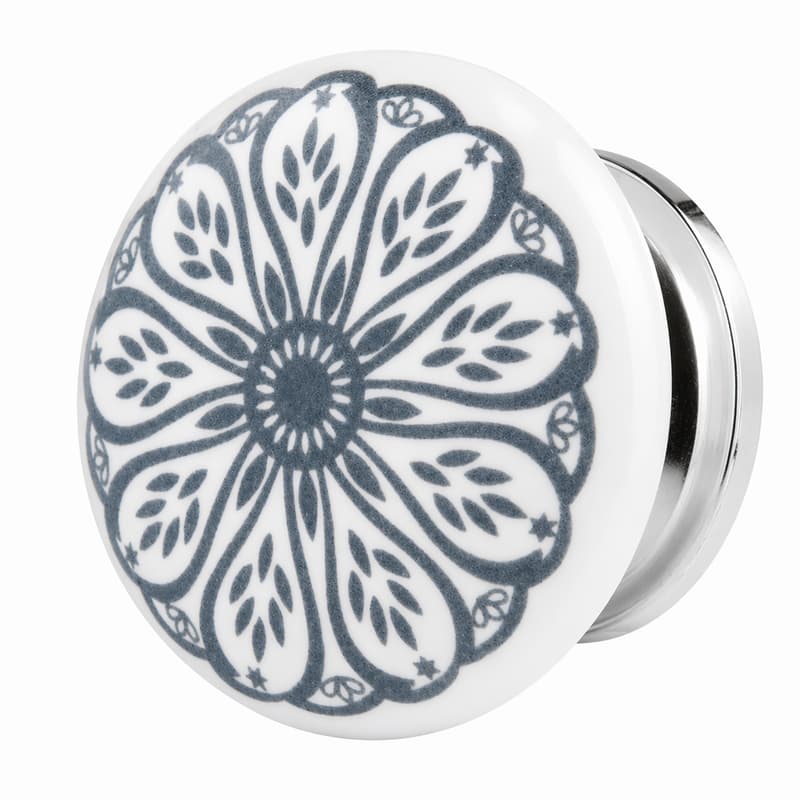 Vit knopp med ljust grått blommönster